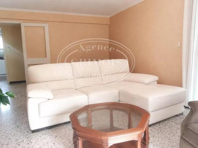 NARBONNE Appartement de 74 m² env. avec balcon et loggia fermée
