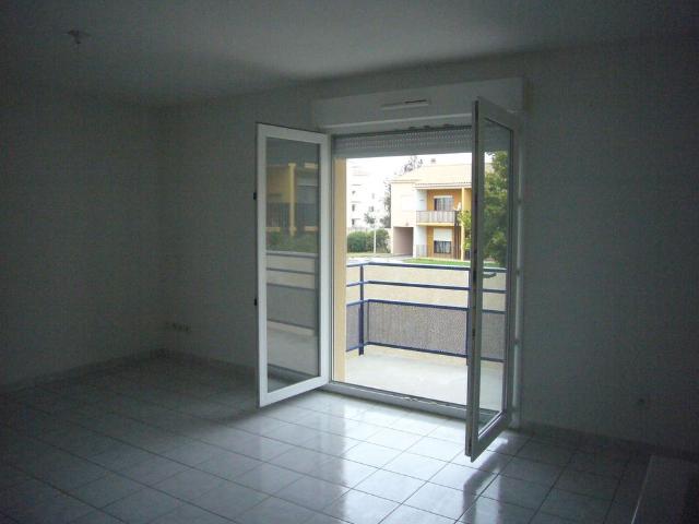 NARBONNE, PROCHE GARE APPT T2, RESIDENCE SECURISEE ET PLACE DE PARKING