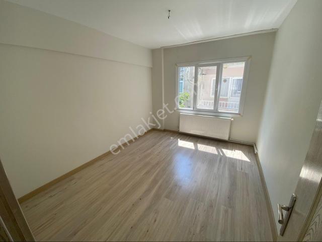 Çınarcık İdo İskelesinde Kiralık 3+1 2. Kat Tertemiz Kiralık Daire