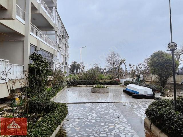 Çınarcık Merkezde Denize İlk Binada Satılık 1+1 Daire