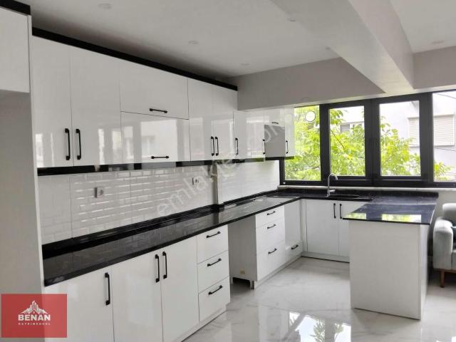 Çınarcık Tam Merkezinde Satılık İçi Full Yeni Yapılı 2+1 Daire