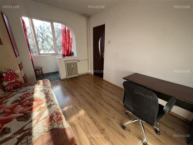 Narcisa 2 camere etaj 3!