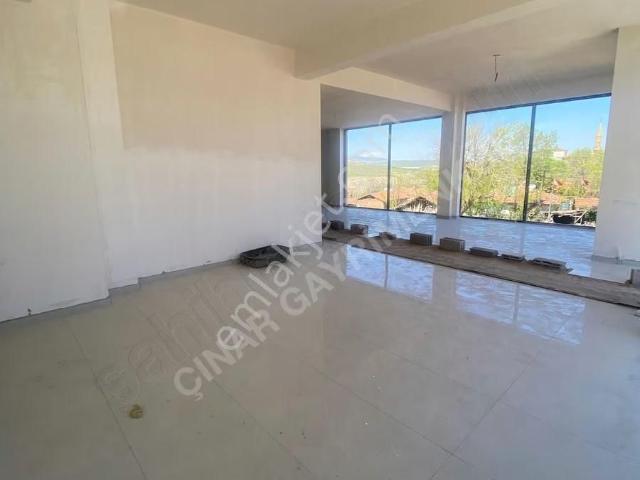 Çınardan Sincanın Gelişen Bölgesinde Geniş Kullanım 195 M2dükkan