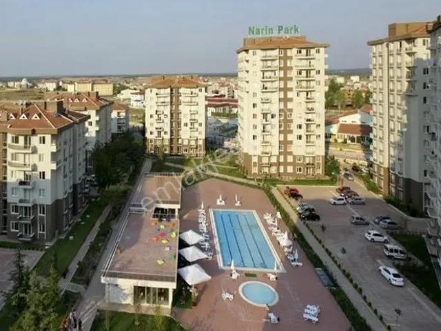 Narinpark Sitesinde 2+1 Ara Kat Yüzme Havuz Manzaralı