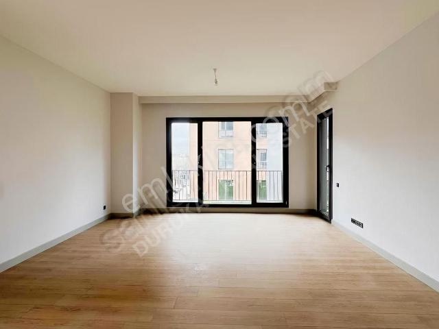 Çınarköy'de 4+1 Kiralık / Büyük Tip / Ara Kat / Açık Cephe