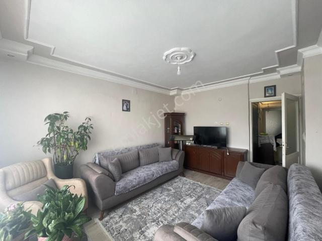 Çınarlı Mahallesinde Yatırımlık 2+1 Daire