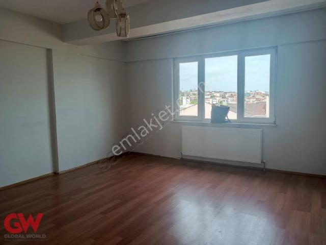 Çınarlı Mahallesinde Merkezi Konumda Satılık 2+1 Daire
