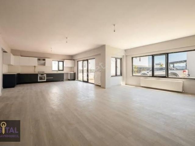 Çınarlıda Kiralık Geniş 5+1 Villa