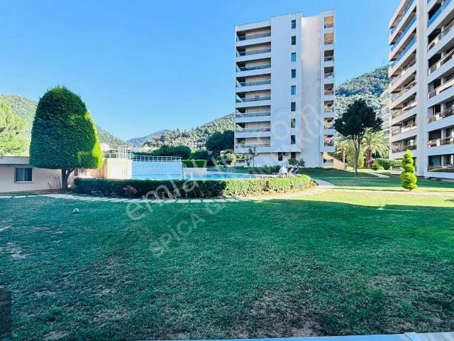 Narlıdere Çağlayan Sitesi 4+1 Satılık Daire