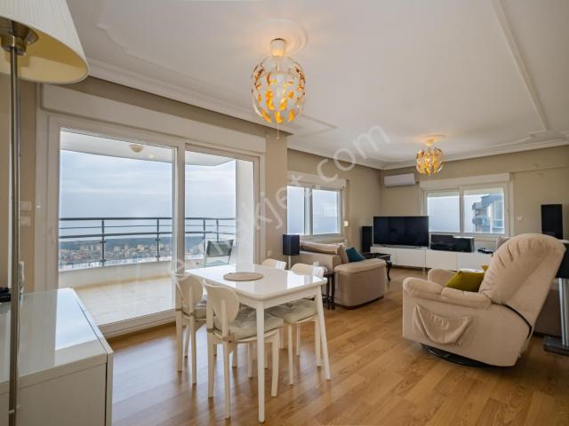 Narlıdere Deniz Manzaralı Otoparklı Site İçi Satılık 3+1 Daire