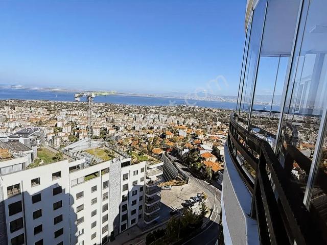 Narlıdere İzmir Evlerinde 3+1 Deniz Manzaralı Otoparklı Daire