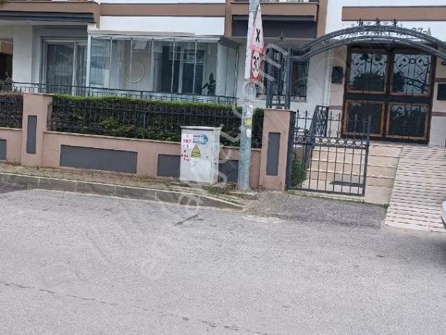 Narlıdere Yenikale Mah.3+1, Asansörlü, Otopark, Doğalgaz,arakat