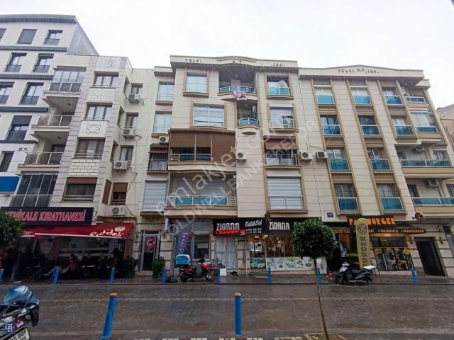 Narlıdere Yenikale Mh'de Lüks Geniş Masrafsız Satılık 3+1 Daire