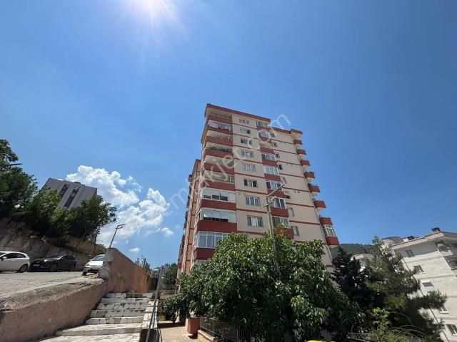 Narlıdere'de Deniz Manzaralı 2+1 Satılık Daire
