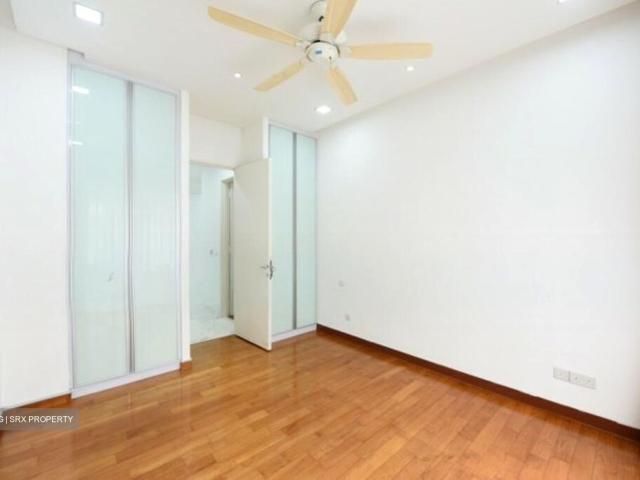 Nassim Jade D10, Condominium