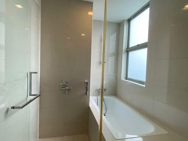 Nassim Regency D10, Condominium