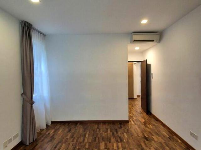 Nassim Regency D10, Condominium