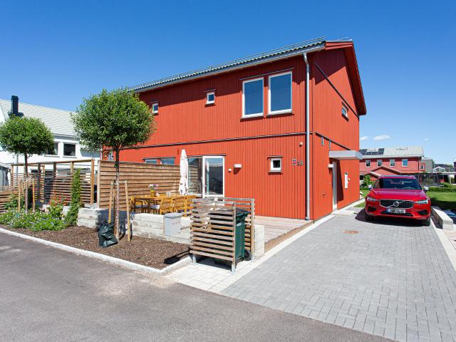 Nattviolgatan 18