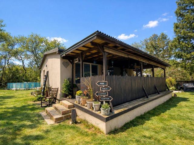 NATUR trifft LEBENSQUALITÄT | ca. 650 m² Pachtgrund | 3 Zimmer | Pool | Große Terrasse