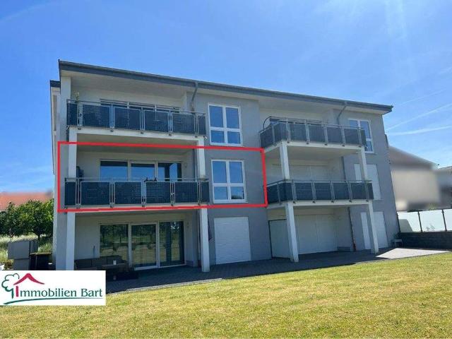 NATUR PUR! ATTRAKTIVE 106 M² OG WOHNUNG MIT BALKON UND SICHT INS GRÜNE!