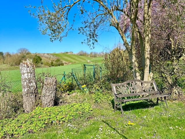 Natur pur Weitblick inklusive! Großzügiges Wohnen in herrlicher Ortsrandlage mit Blick ins Grüne!