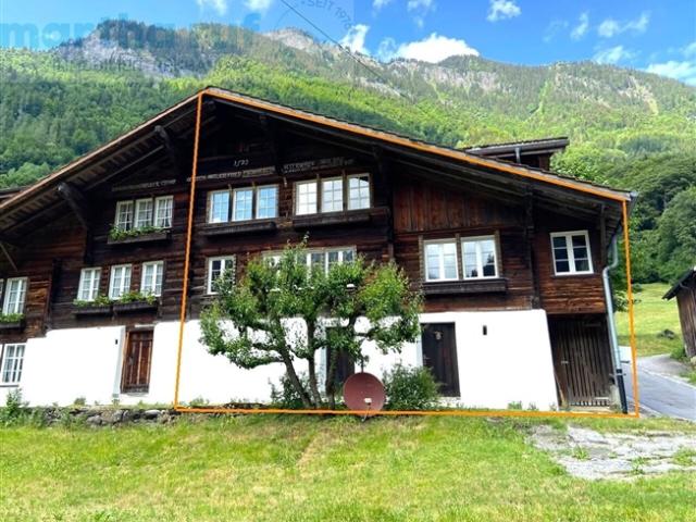 Naturnah wohnen in idyllischer Lage Gemütliche 7.5 Zimmer Haushälfte