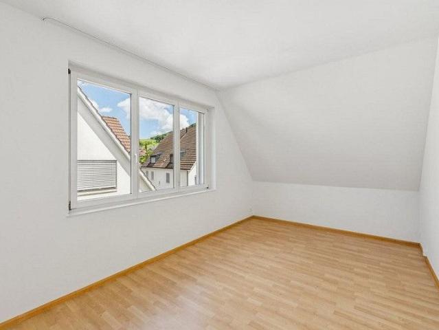 Naturnah wohnen mit besonderem Extra 4.5 Zi.Whg mit eigenem Dachspitz