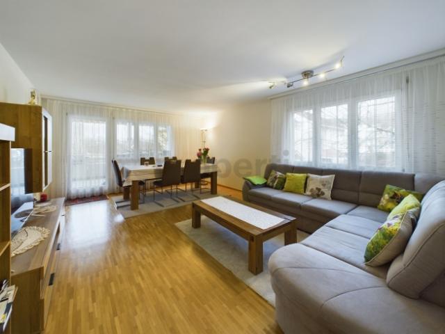 Naturnahe 4.5 Zimmer Eigentumswohnung mit Balkon und Komfortextras in Zwingen