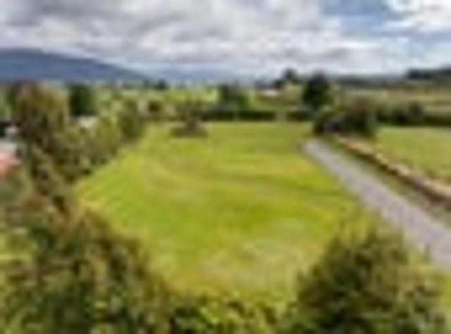 Naturally Secluded, Large Town Sections with Views
