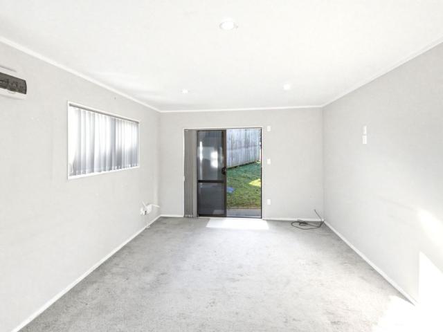 Naturally well lit, comfortable home!