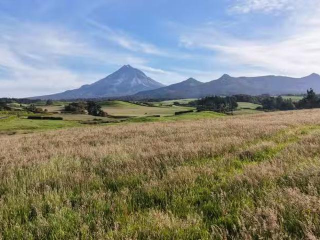 NATURE LOVERS LIFESTYLE – First National Real Estate