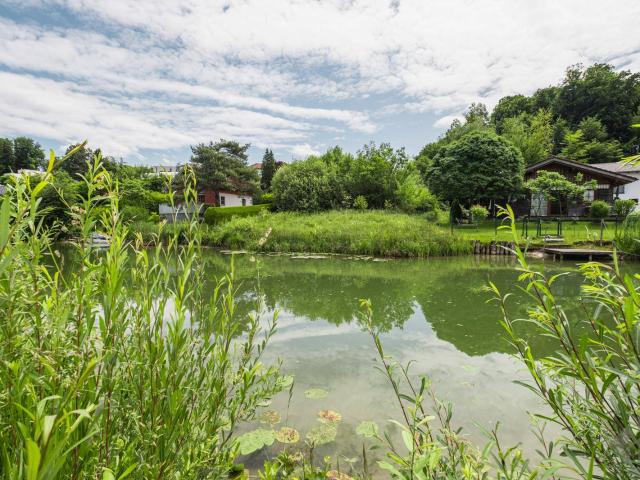 Naturlage an der Fischach: Baugrundstück mit bewilligtem Öko Haus