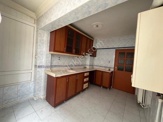 Natoyolu Cadde Üzerinde 3+1 1.katta 110m² Satılık Daire