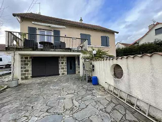 Naucelles 15250 Achat / Vente maison 7 pièces t7 piscine terrasse