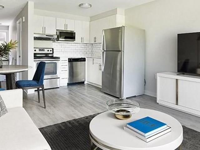Navaho Apartments 2 Bedroom Apartment for Rent at 1800 Baseline Rd, Ottawa, ON K2C 3N1