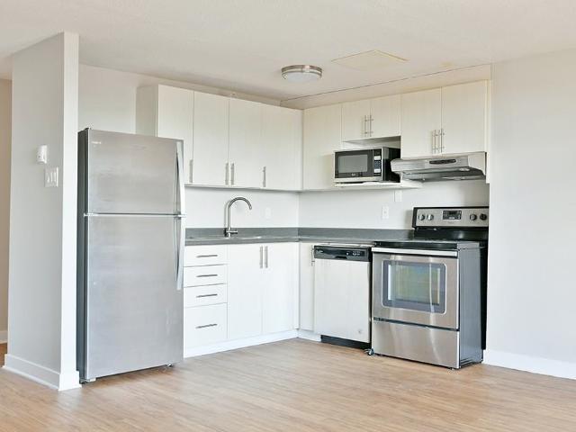 Navaho Walk ups 3 Bedroom Apartment for Rent at 2 2, Ottawa, ON K4A None Orleans Central