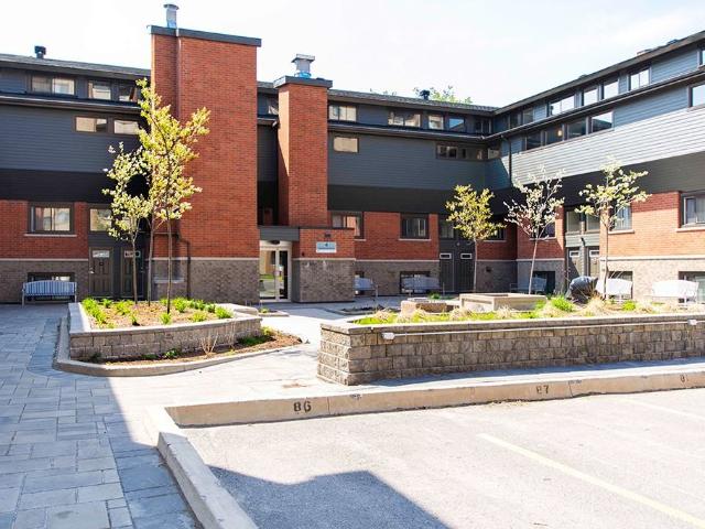 Navaho Walk ups 3 Bedroom Apartment for Rent at 2 2, Ottawa, ON K4A None Orleans Central