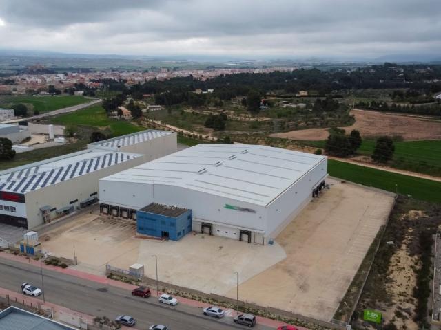 NAVE A LA VENTA EN LA TERCERA FASE DEL POLÍGONO DE ALMANSA