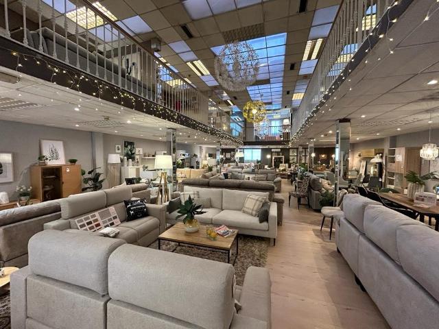 NAVE COMERCIAL EN VENTA