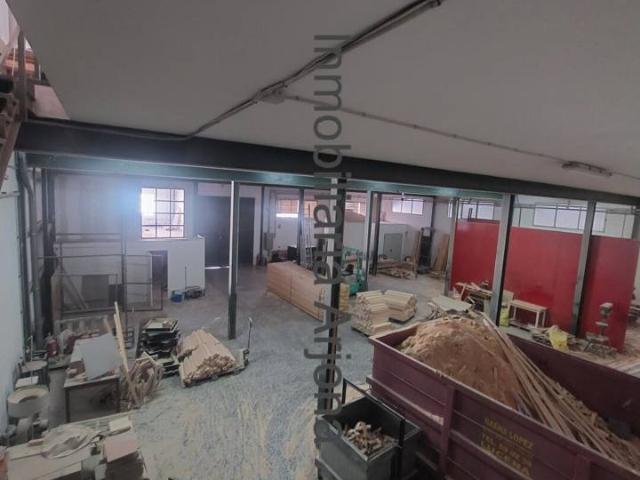 Nave comercial en venta en Lucena