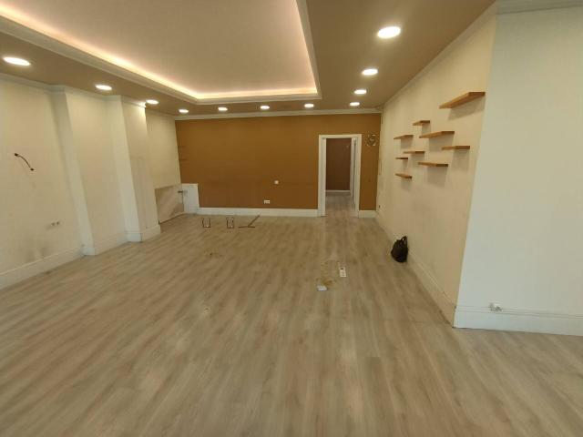 Nave comercial en alquiler en Elviña Barrio Flores Matogrande Someso 15009