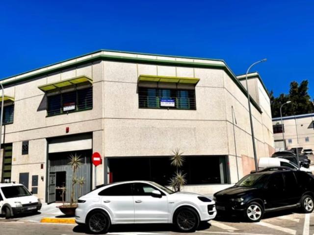 Nave Comercial en La Campana