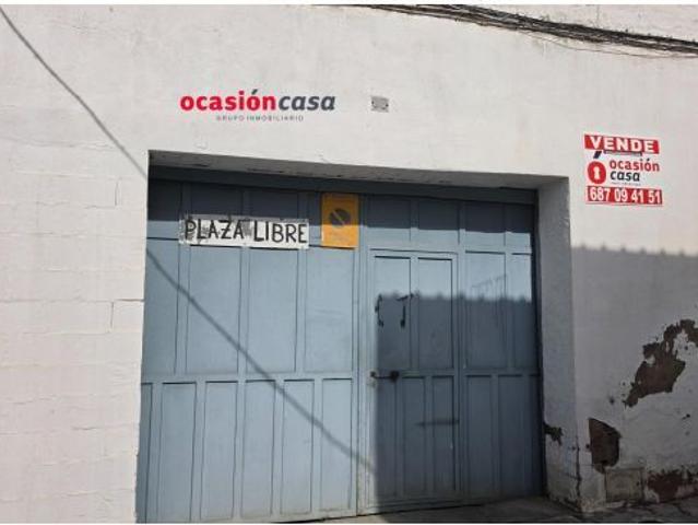 NAVE CON PLAZAS DE GARAJE A LA VENTA