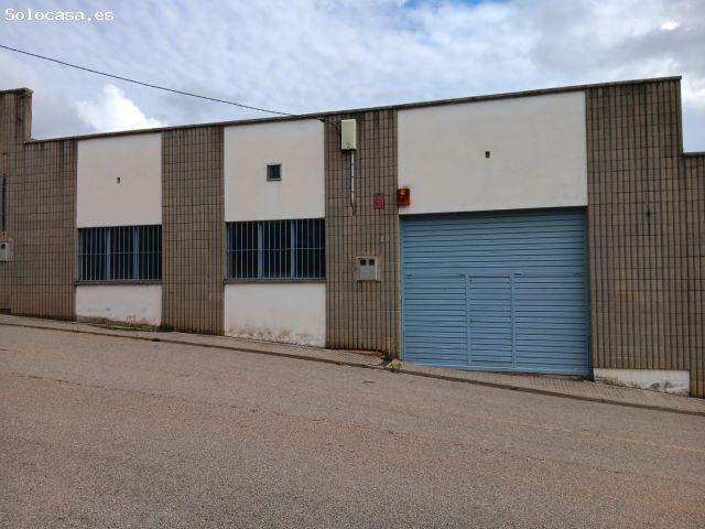 NAVE DIAFANA CON ALTILLO EN SANT LLORENÇ SAVALL