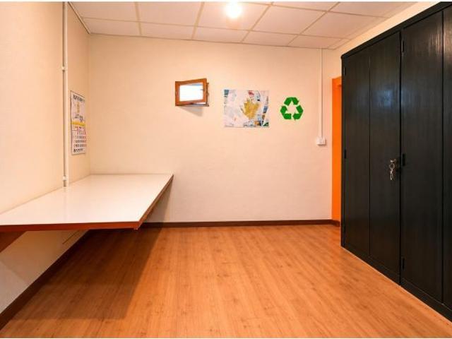 Nave en Muro