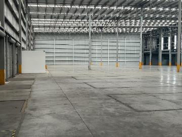 NAVE EN PARQUE INDUSTRIAL EN EL SALTO