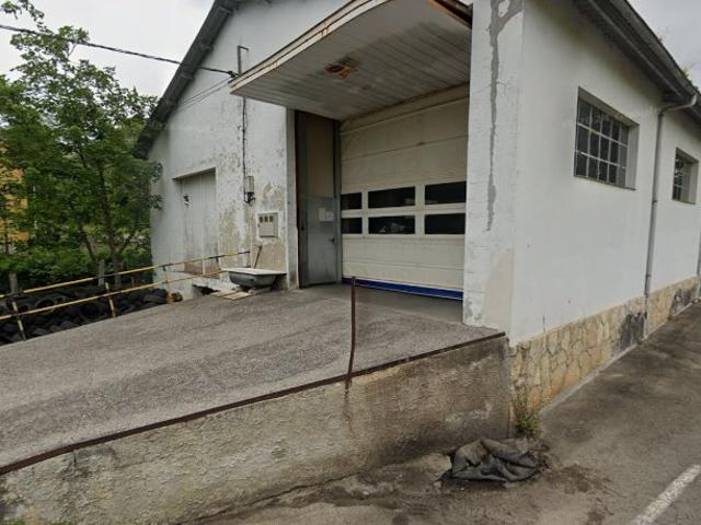 Nave en venta en Nava