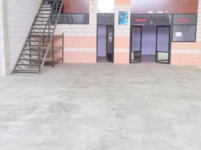 Nave en Venta en CAPELLANÍAS Cáceres, Cáceres