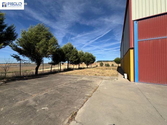 NAVE EN VENTA EN SIMANCAS