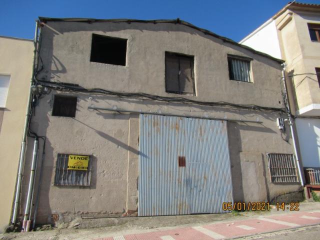 Nave en Venta en Torre de Don Miguel, Cáceres